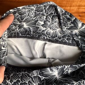 Hawaiian Flower leggings. Worn twice. Size small-medium